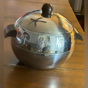 Vintage West Bend PENGUIN Ice Bucket w/Lid Hot Cold Server Wood Handles MCM